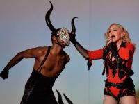 Piezas de Leatherdesigns en Actuación de Madonna en Grammy 2015